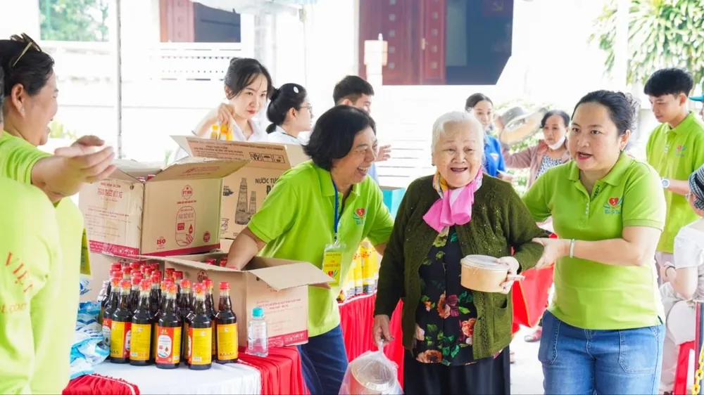 Đượm nghĩa tri ân nhân kỷ niệm Ngày Truyền thống Địa đạo Củ Chi