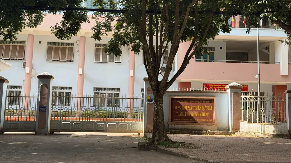 Chi nhánh trung tâm phát triển quỹ đất lấy 10,2 tỷ đồng tiền giải phóng mặt bằng chi lương, thưởng