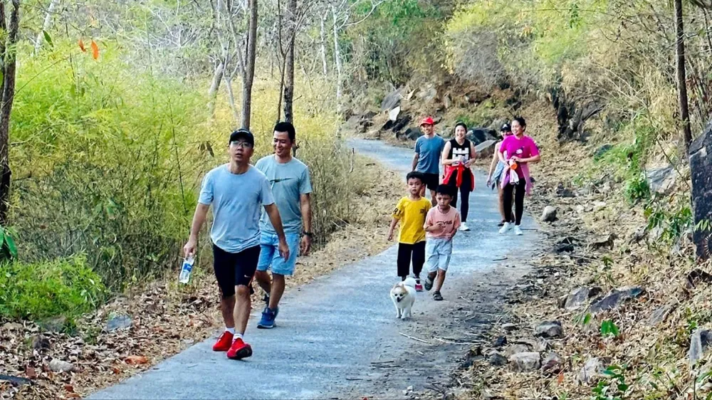 Khám phá núi Lớn, lan tỏa phong trào yêu thể thao