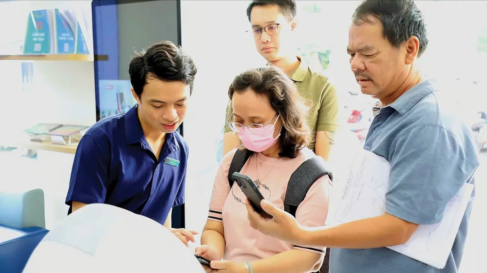 Thành phố kiến tạo, Chính quyền phục vụ