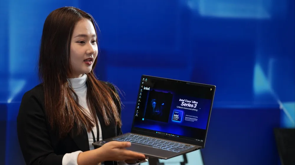 Laptop trang bị Intel Core Ultra Series mang sức mạnh vượt trội