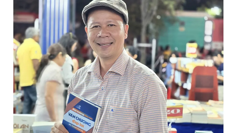 Bệ đỡ mới cho văn học sử