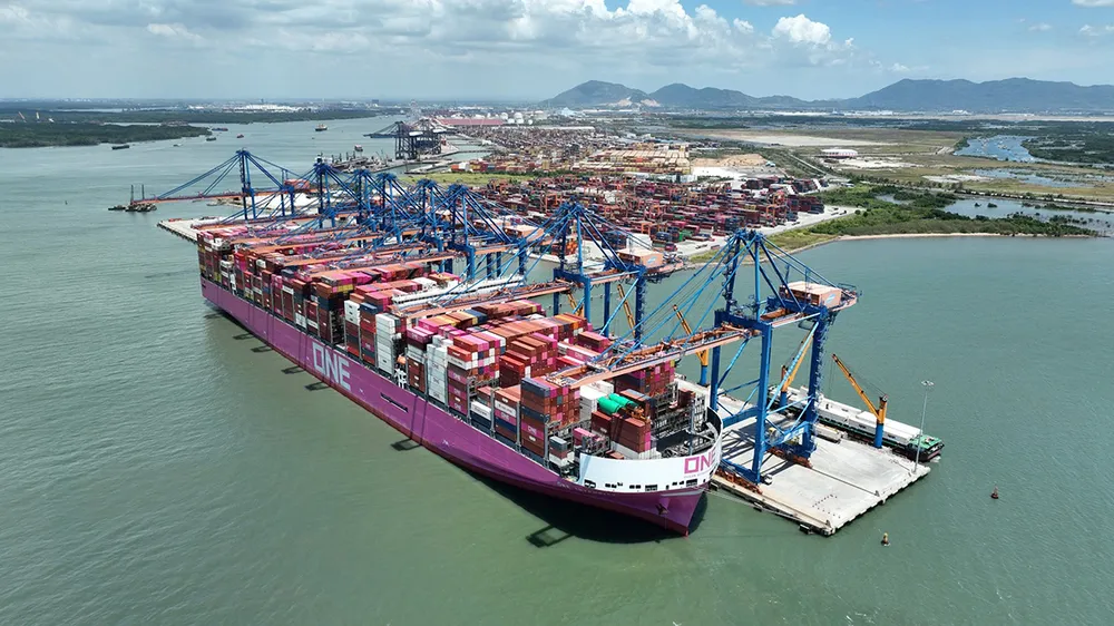 Dòng vốn FDI tăng tốc vào Việt Nam