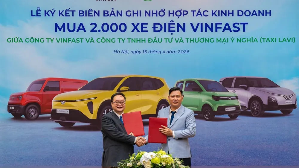 Taxi Lavi chuyển đổi sang xe điện VinFast, tham gia mạng lưới Xanh GSM