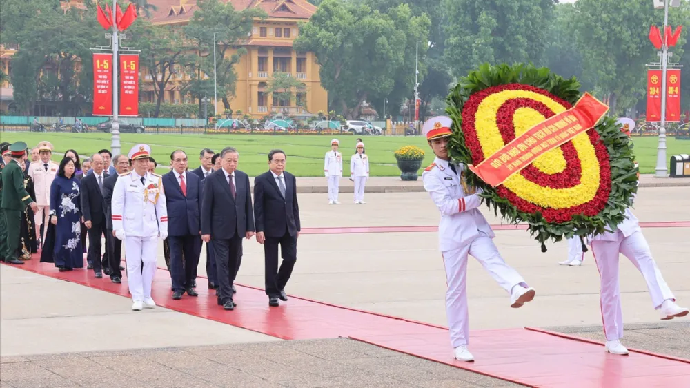 Lãnh đạo Đảng, Nhà nước vào Lăng viếng Chủ tịch Hồ Chí Minh 