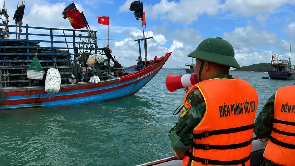 Bão số 1 áp sát tỉnh Quảng Ninh