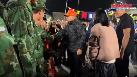 Tổng thống lâm thời Venezuela thăm, động viên đoàn cứu hộ Việt Nam