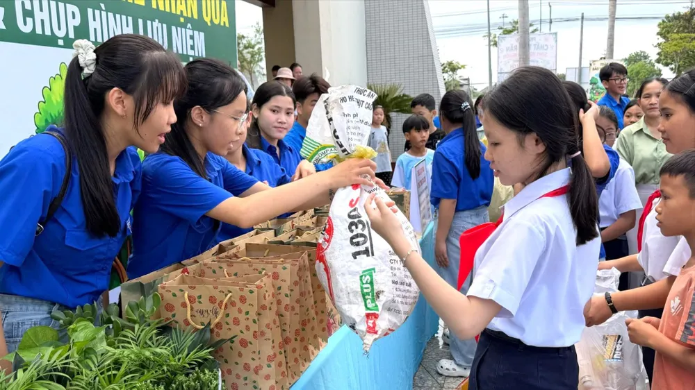 Sống xanh, sống có trách nhiệm