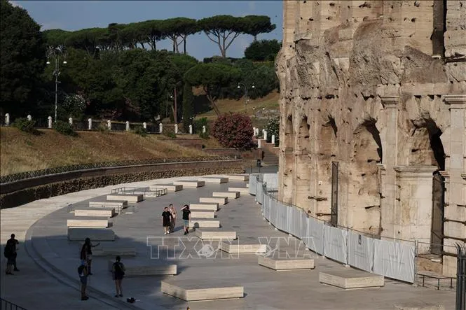 Trời nắng nóng gay gắt tại Rome, Italy. Ảnh: THX/TTXVN 