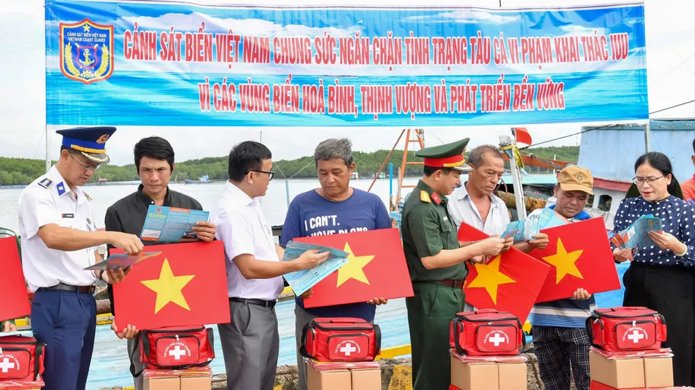 Vùng Cảnh sát biển 3 triệt phá 4 vụ án ma túy, bắt giữ 13 đối tượng