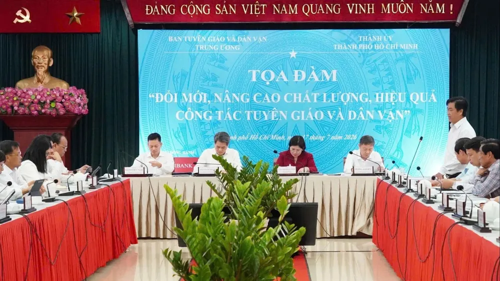 Thảo luận giải pháp nâng cao hiệu quả công tác tuyên giáo, dân vận