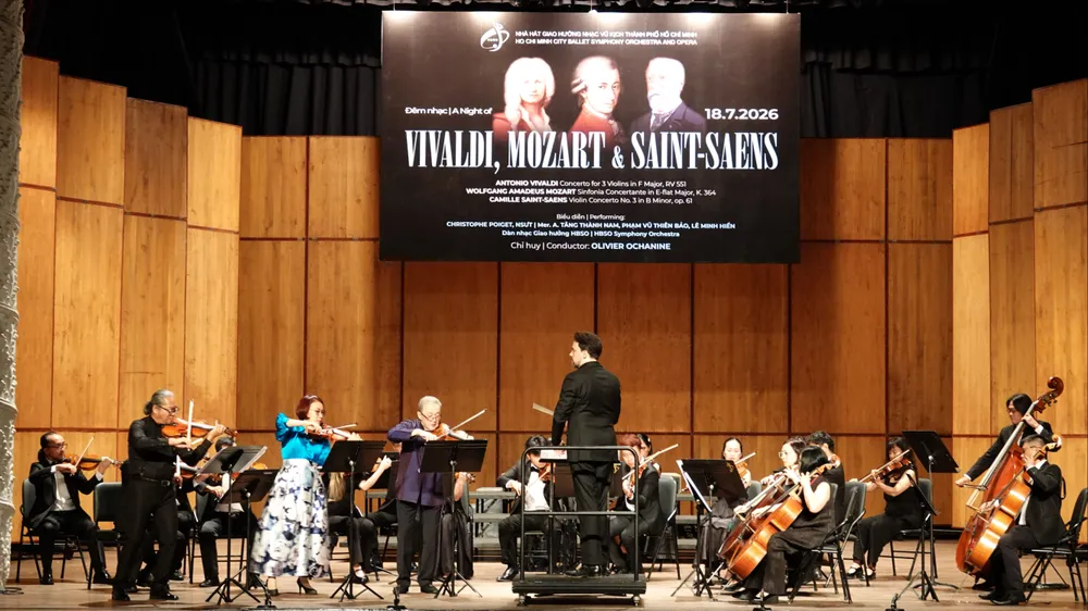 Nhà hát Giao hưởng, Nhạc, Vũ kịch TPHCM (HBSO) tổ chức "Đêm nhạc Vivaldi, Mozart & Saint-Saëns'' tại Nhà hát Thành phố. Ảnh: THÚY BÌNH