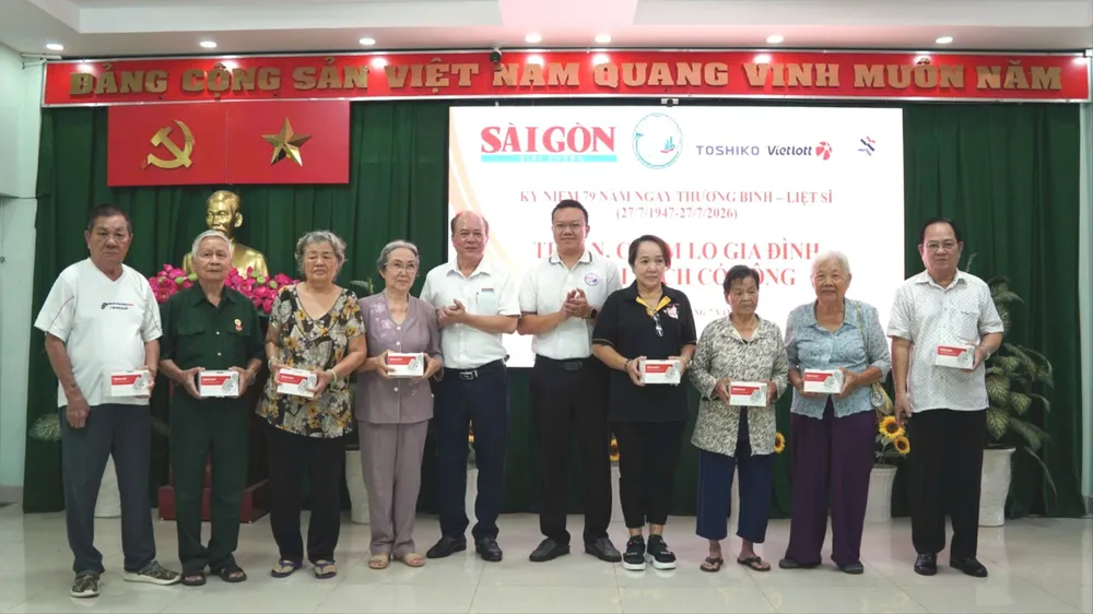 Báo Sài Gòn Giải Phóng tri ân, tặng quà người có công và gia đình chính sách