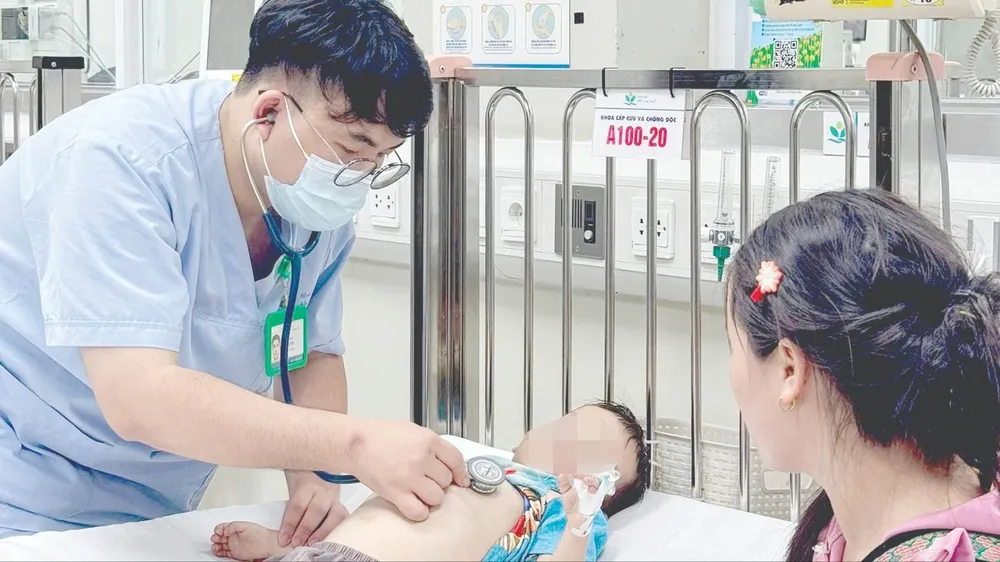Trẻ mắc Adenovirus tăng cao: Diễn tiến nặng vì nhập viện muộn