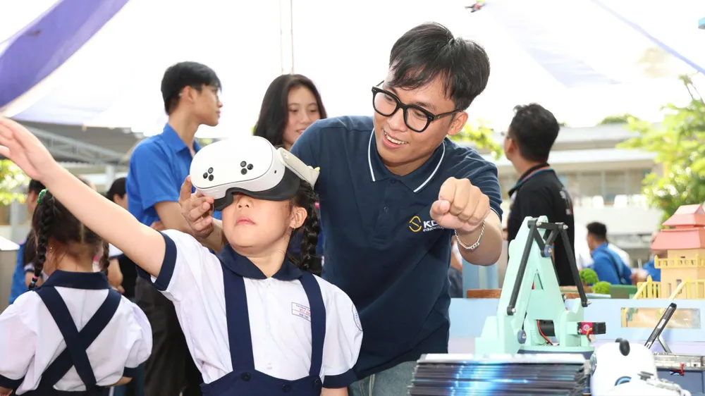 Bạn trẻ trải nghiệm công nghệ, lan tỏa lối sống xanh 