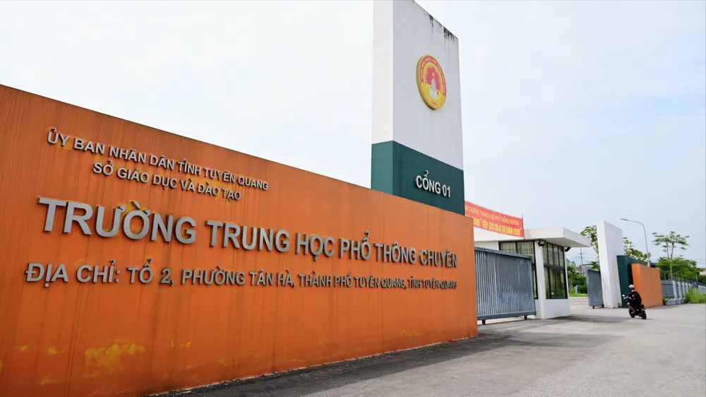 Sớm công bố thông tin điều tra vụ việc tại điểm thi Trường THPT chuyên Tuyên Quang