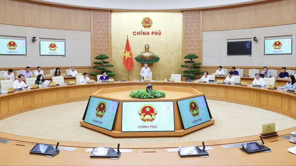Thủ tướng: Khẩn trương hoàn thiện các dự án luật, nghị quyết trình Quốc hội