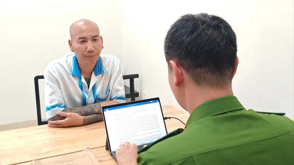 Khởi tố vợ chồng Phú Lê