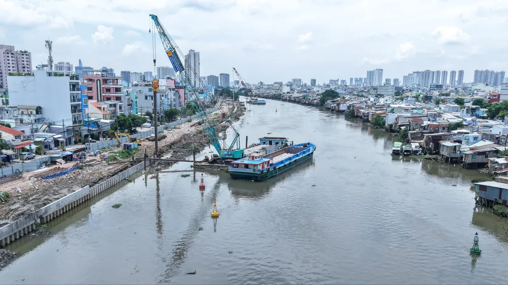 Tìm giải pháp xử lý, tận dụng bùn nạo vét: Hàng triệu mét khối bùn “níu chân” dự án trọng điểm