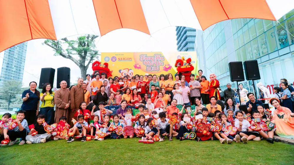 700 thiếu nhi khó khăn vui "Trung thu mơ ước" tại SC VivoCity