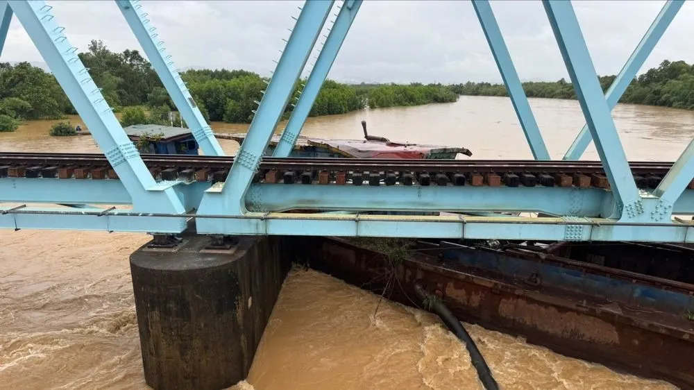 Mưa lũ, áp thấp nhiệt đới làm ngập hơn 400 nhà ở Quảng Trị và TP Huế