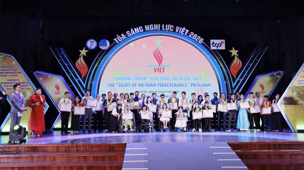 Lễ tuyên dương 26 thanh niên khuyết tật xuất sắc của chương trình “Tỏa sáng Nghị lực Việt” năm 2026. Ảnh: HẢI ANH