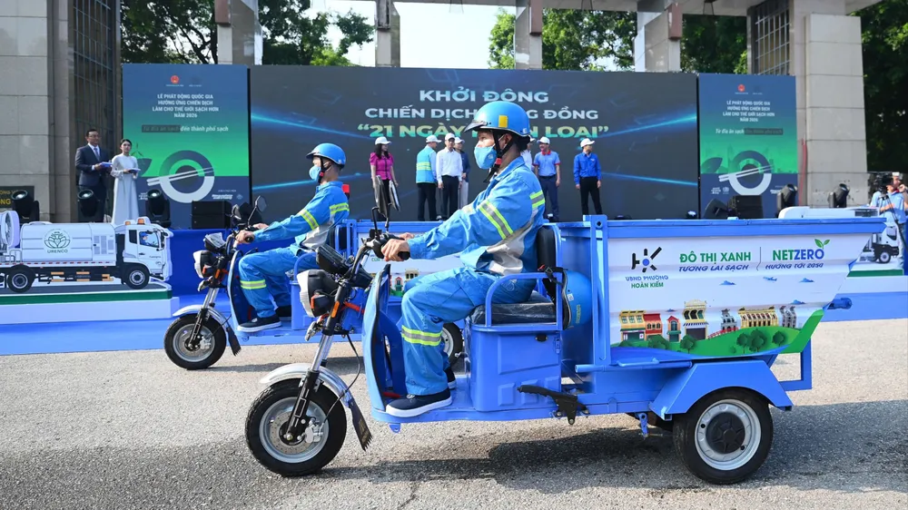 Hơn 1.000 người hưởng ứng lễ phát động Chiến dịch Làm cho thế giới sạch hơn
