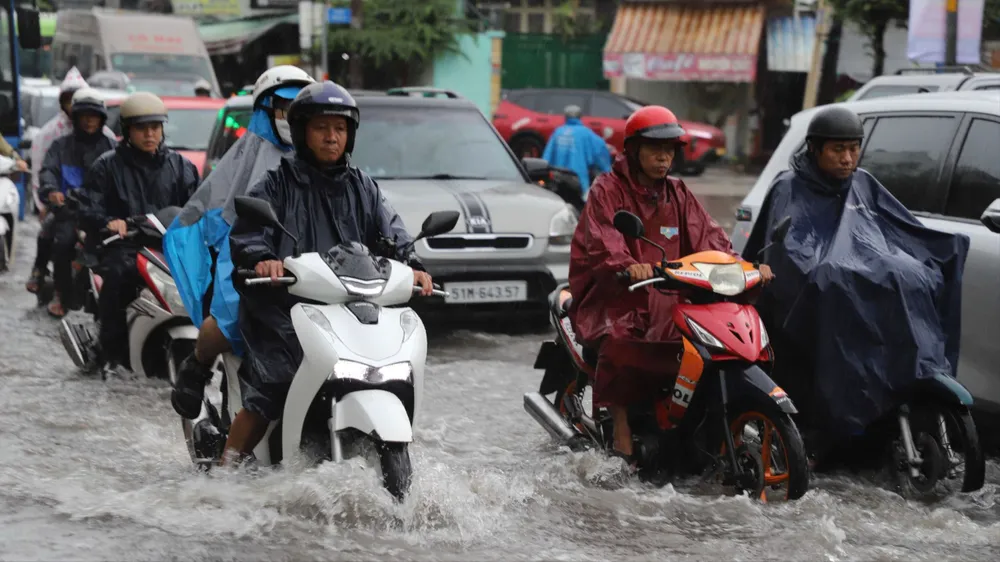 Vùng nhiễu động gây thời tiết xấu ở Nam bộ