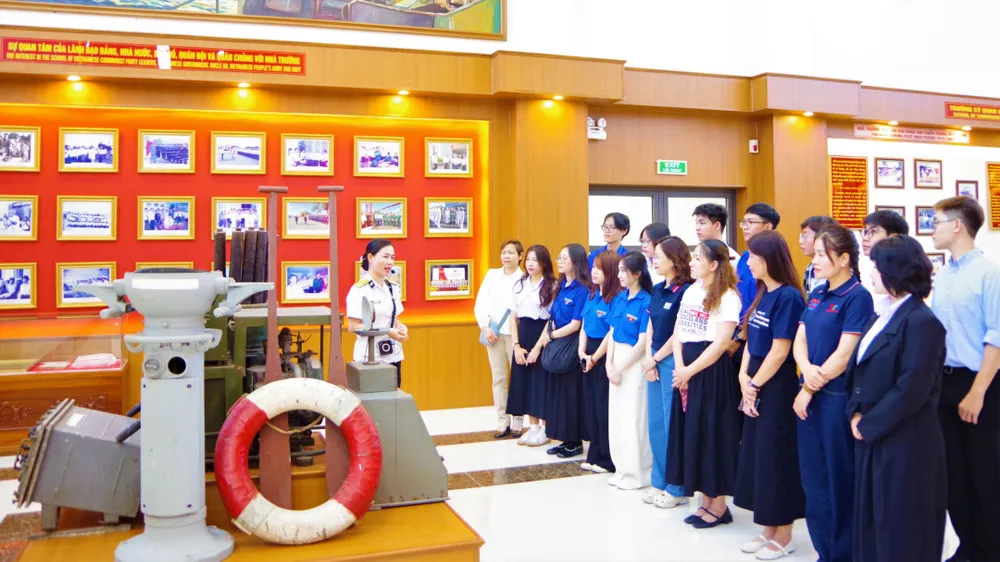 Từ Học viện Hải quân, lan tỏa tình yêu biển đảo