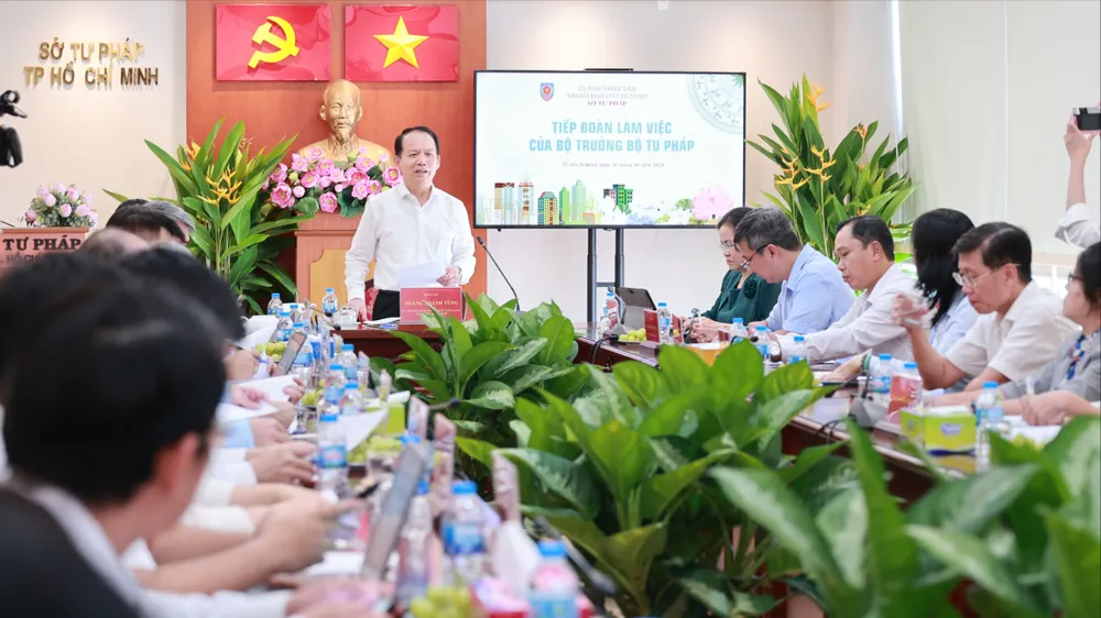 TPHCM kiến nghị gỡ vướng về thủ tục hộ tịch, quốc tịch, đấu giá tài sản