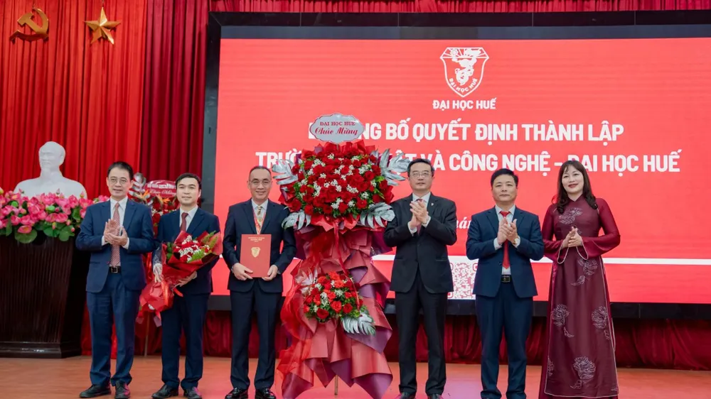 Thành lập Trường Kỹ thuật và Công nghệ - Đại học Huế