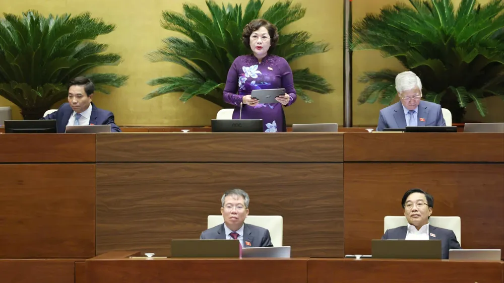 Phó Chủ tịch Quốc hội Nguyễn Thị Hồng điều hành phiên họp Quốc hội, sáng 31-10. Ảnh: QUANG PHÚC