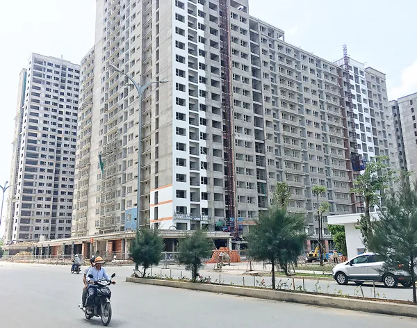 Chung cư TĐC ở Thủ Thiêm (mặt đường Mai Chí Thọ). 