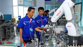 Tiếp tục thúc đẩy đào tạo chuyên gia về hệ thống robot 
