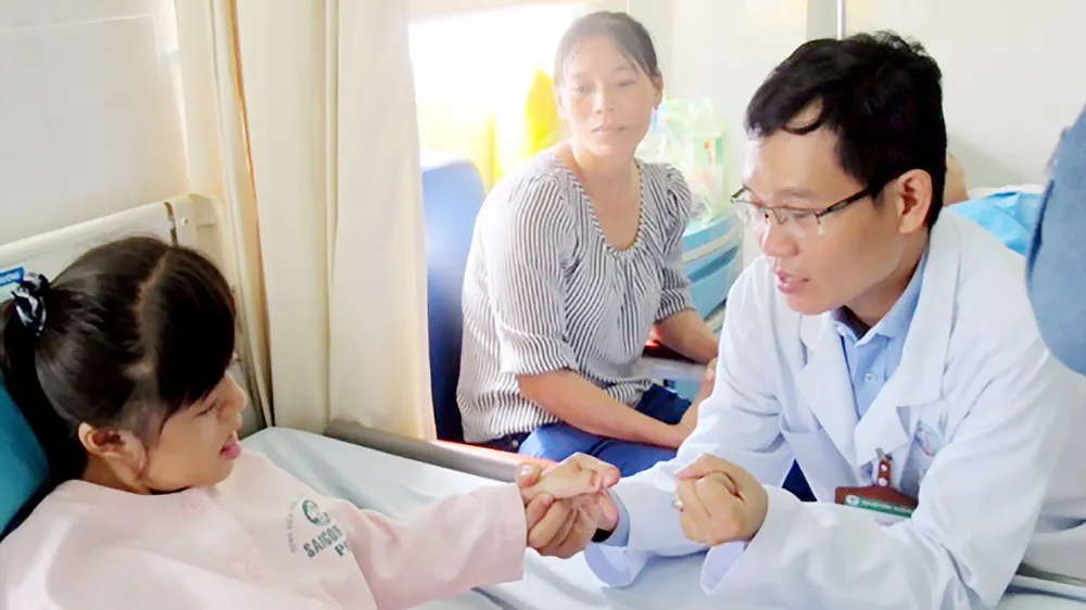Bác sĩ Xuân Anh và bé Minh Anh