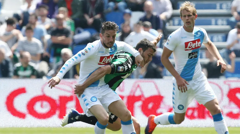 Dries Mertens (trái, Napoli) đã gắn bó lâu dài với đội.