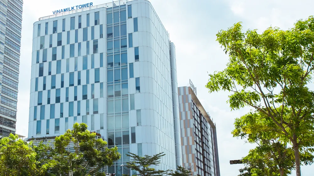 Trụ sở Công ty cổ phần Sữa Việt Nam tại số 10 Tân Trào, phường Tân Phú, quận 7, thành phố Hồ Chí Minh.