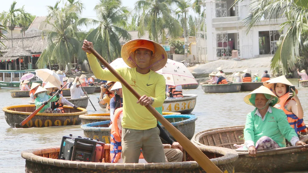 Loa di động được trang bị trên thúng