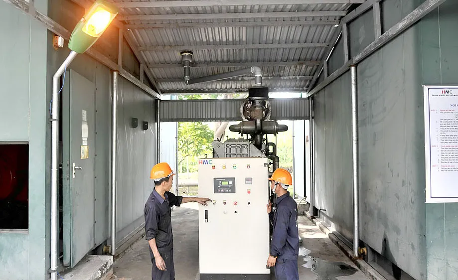 Phát dòng điện xanh sử dụng khí từ rác thải tại bãi rác Gò Cát . Ảnh: CAO THĂNG