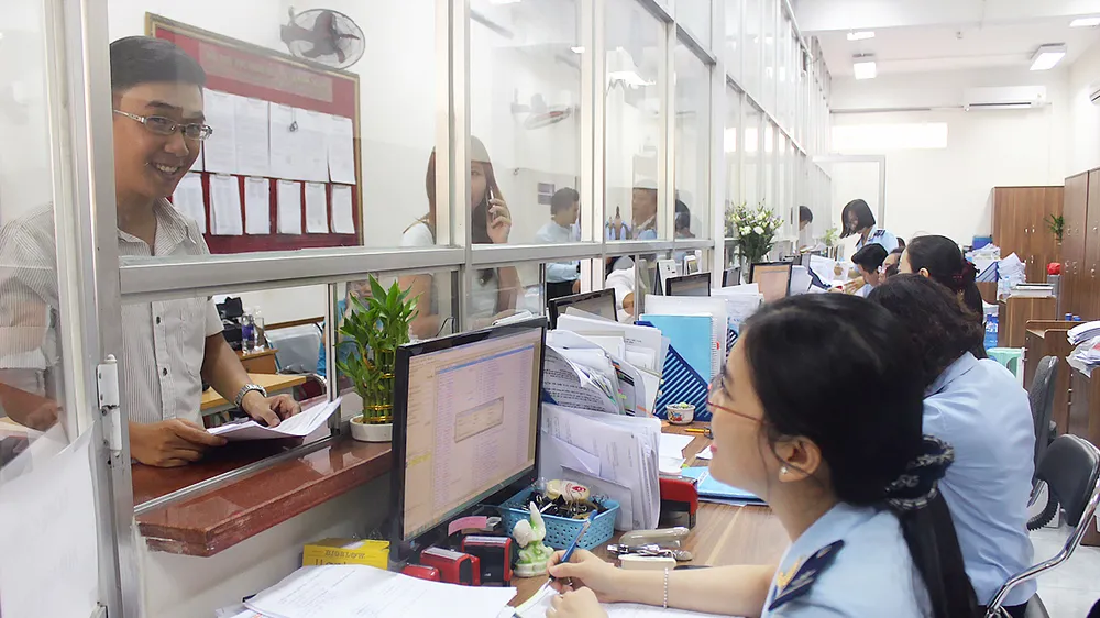 Doanh nghiệp làm thủ tục hải quan tại TPHCM 