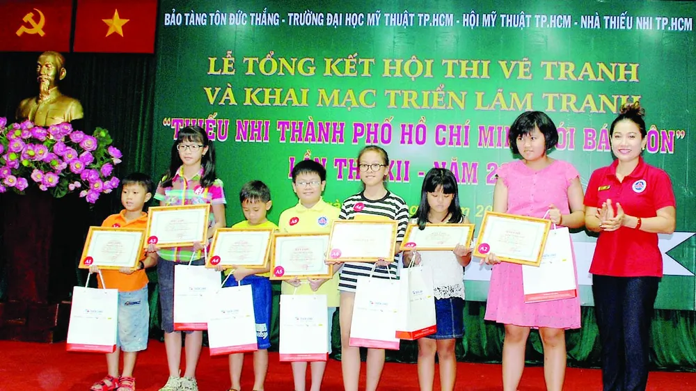Trao 90 giải thưởng Hội thi vẽ tranh “Thiếu nhi TPHCM với Bác Tôn”