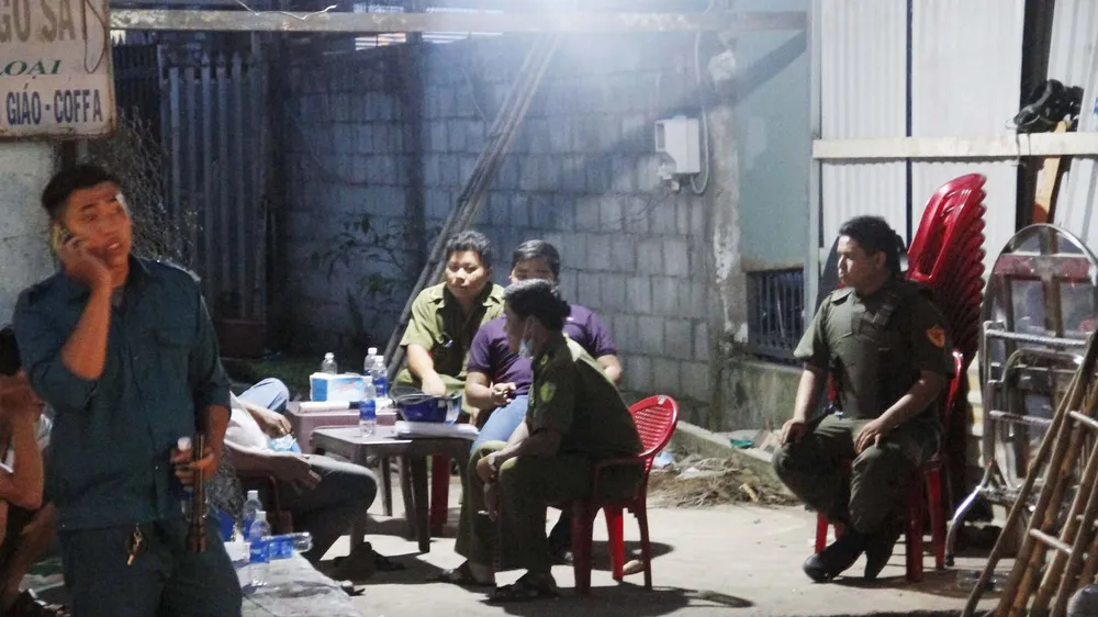 Công an lấy lời khai các nhân chứng
