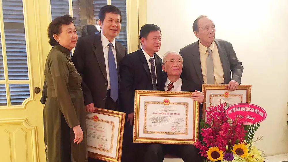 Trao tặng giải thưởng công bằng, chính xác là chất xúc tác lớn đối với người sáng tác