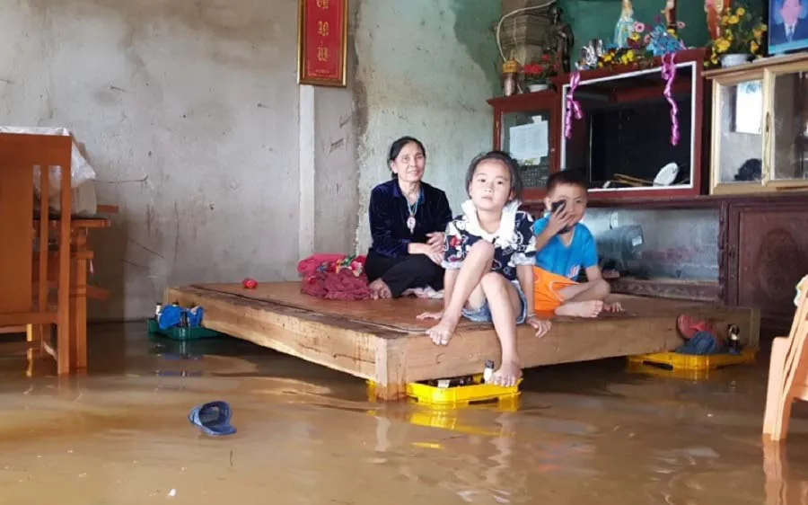 Mưa gây ngập nhà dân xã Tế Nông, huyện Nông Cống