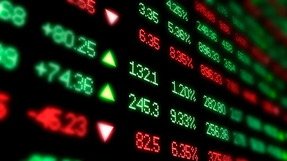 Nhà đầu tư bán tháo, VN-Index còn 820 điểm