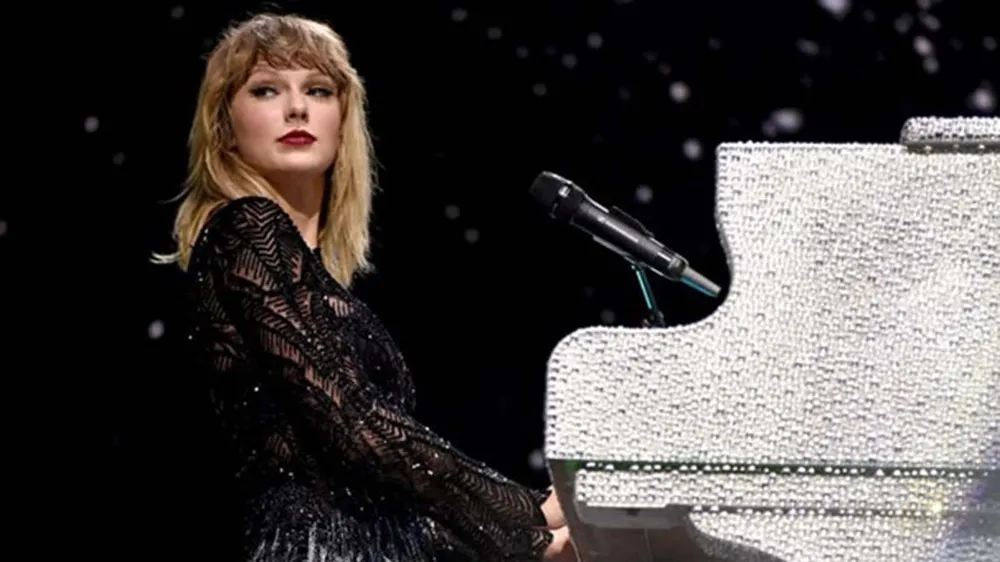 Album của Taylor Swift đắt hàng nhất trong năm 2017