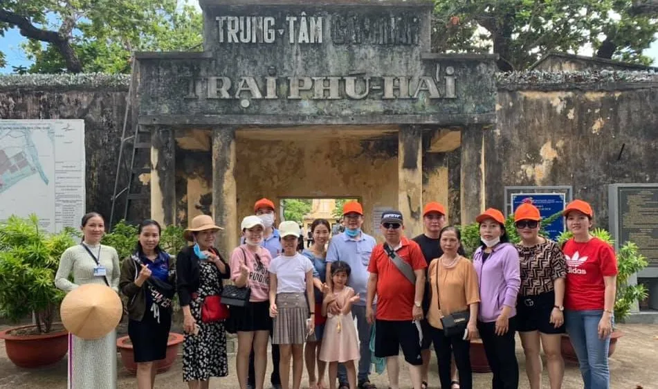 Đoàn 40 khách tham quan Côn Đảo khởi hành 28-08-2020