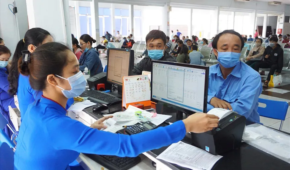 Hàng ngàn trường hợp được miễn phí vé tàu, máy bay về quê đón tết