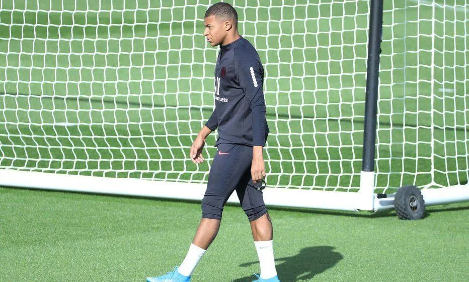 PSG mạo hiểm với Kylian Mbappe