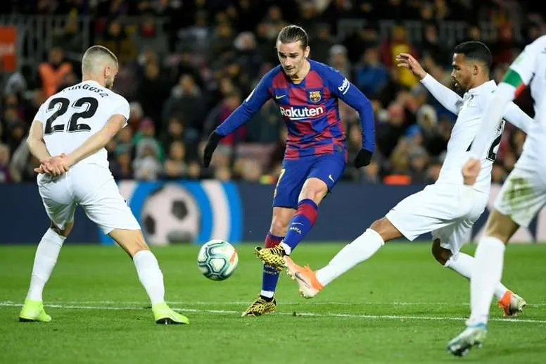 Barca không thể đem Antoine Griezmann làm vệt tế thần